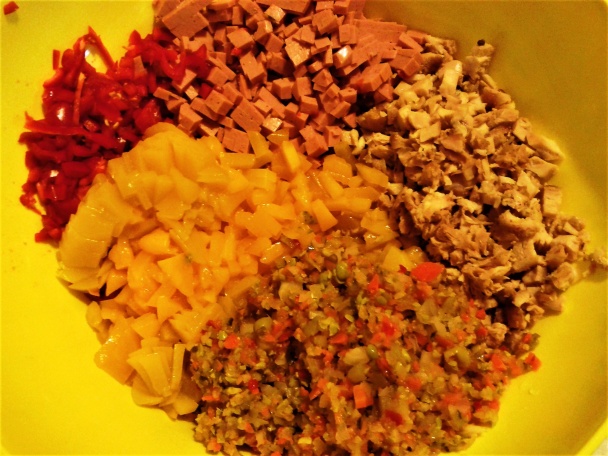 Šalát z pečeného kuracieho mäsa s broskyňou (fotorecept) - obrázok 4