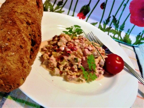 Šalát z pečeného kuracieho mäsa s broskyňou (fotorecept) - obrázok 6