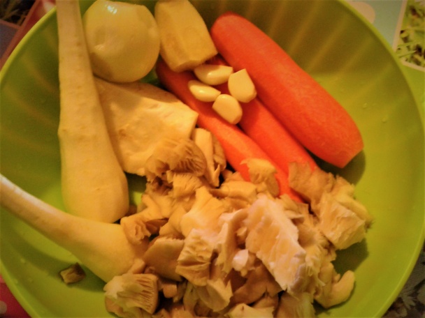 Polievka z daniela s knedličkami a hlivou (fotorecept) - obrázok 2