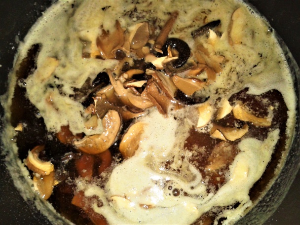 Polievka z cukrovej repy so sušenými hubami (fotorecept)  - obrázok 2