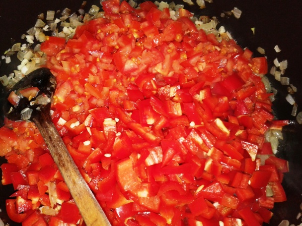 Fazuľový perkelt s viedenským párkom - obrázok 4