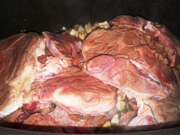 Hovädzia nožina s dubákmi v pomalom hrnci (fotorecept) - obrázok 4