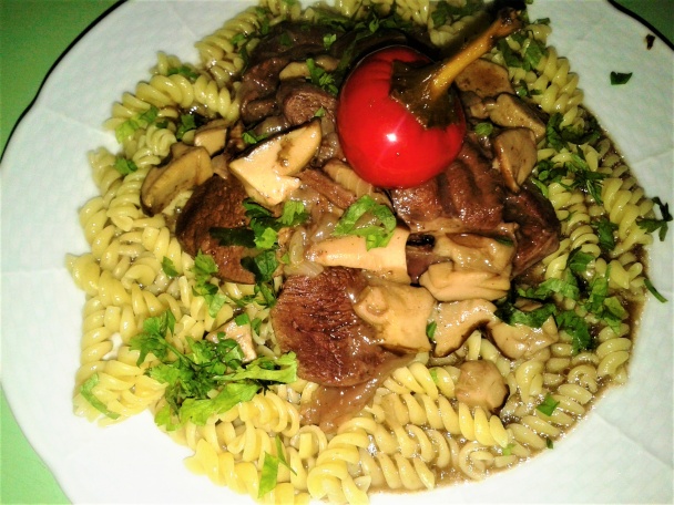 Hovädzia nožina s dubákmi v pomalom hrnci (fotorecept) - obrázok 7