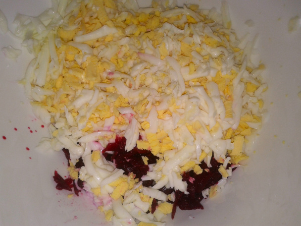 Cviklovo-uhorkový šalát s kyslou smotanou (fotorecept) - obrázok 2