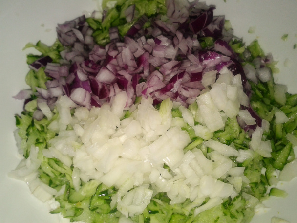 Cviklovo-uhorkový šalát s kyslou smotanou (fotorecept) - obrázok 4