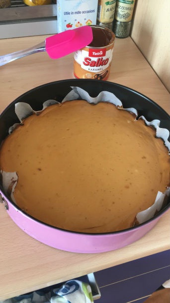 Jednoduchý lahodný karamelový cheesecake (fotorecept) - obrázok 2