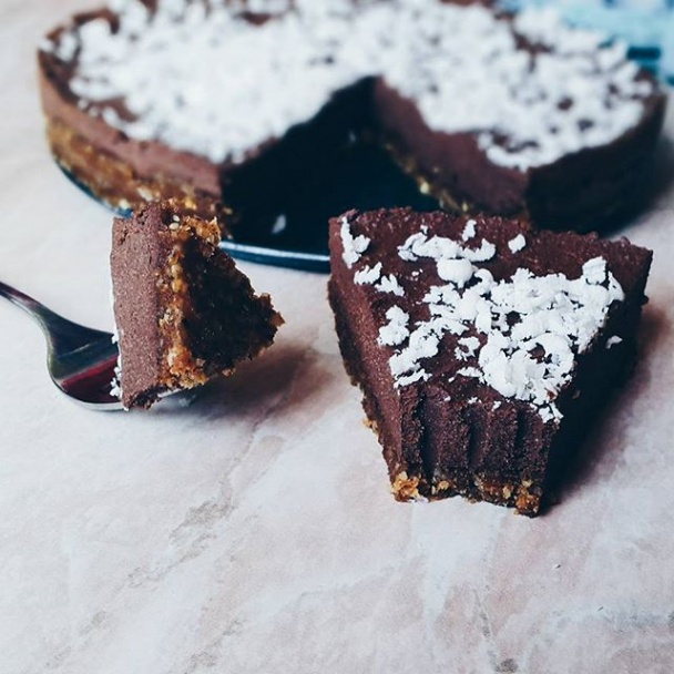 Tofu nepečený koláč s domácou bielou čokoládou - obrázok 4