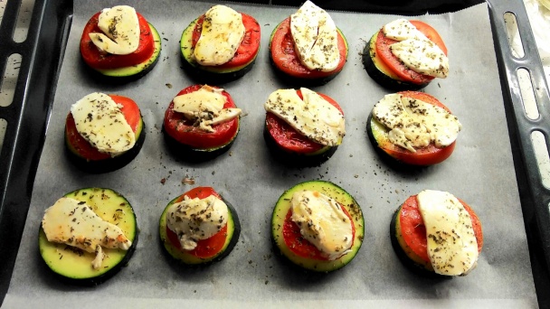 Zapečená cuketa s paradajkami a mozzarellou - obrázok 3