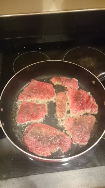 Hovädzie na smotane s hríbami (fotorecept) - obrázok 3