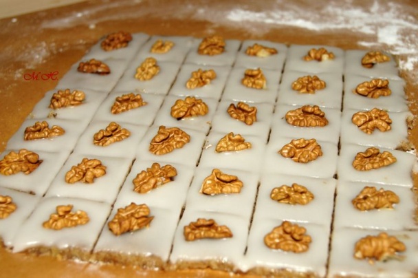 Nepečené ořechové čtverečky s rumovou polevou (fotorecept) - obrázok 3