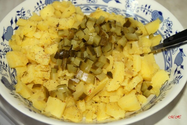 Bramborový salát s řapíkatým celerem HUBNEME DO PLAVEK (fotorecept) - obrázok 1