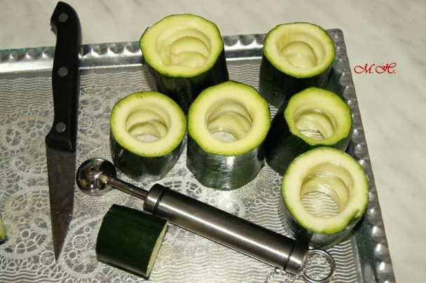 Plněné cukety v rajčatové omáčce s těstovinami (fotorecept) - obrázok 1