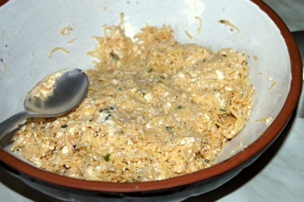 Karbanátky z brambor a balkánského sýra (fotorecept) - obrázok 3