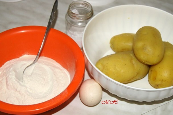 Bramborové smaženky plněné salámem (fotorecept) - obrázok 2