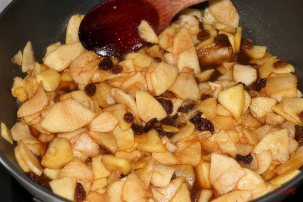 Šťavnatý jablkový koláč z křehkého těsta (fotorecept) - obrázok 1