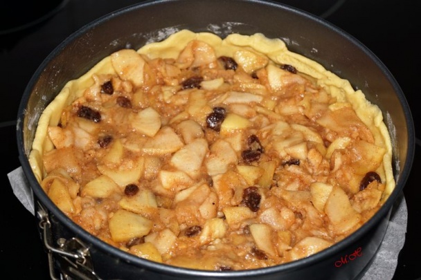 Šťavnatý jablkový koláč z křehkého těsta (fotorecept) - obrázok 3