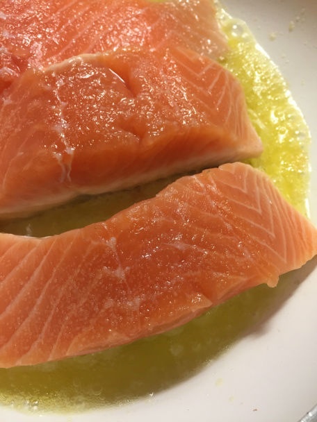 Losos s pečenou tekvicou, hubovým kuskusom a paradajkovým špenátom (fotorecept) - obrázok 10