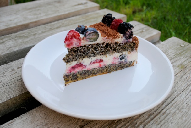 Maková torta s tvarohovým krémom - obrázok 4