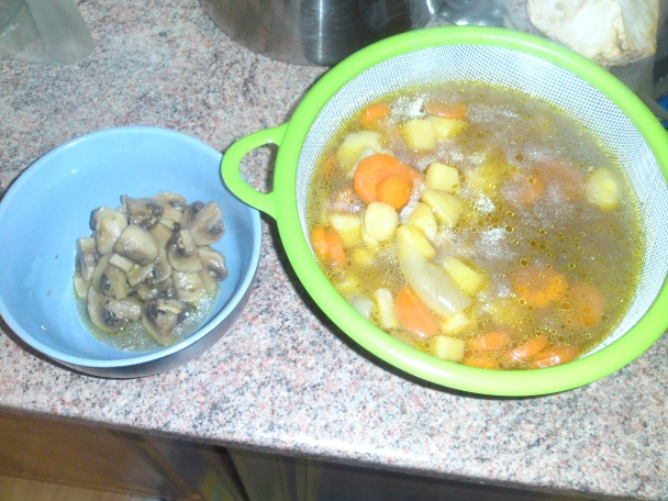 Šampiňónová polievočka (fotorecept) - obrázok 3