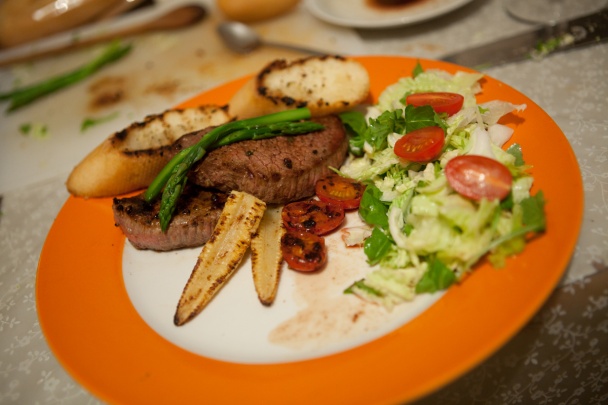 Hovädzí steak so špargľou a grilovanou zeleninkou - obrázok 3