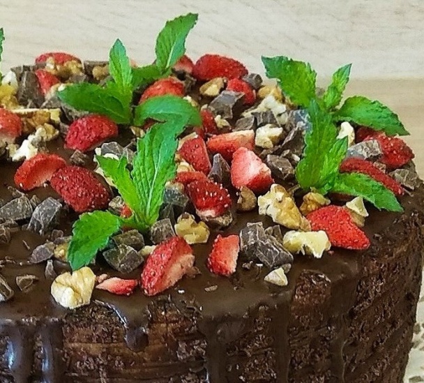 Orechovo-kakaová torta s príchuťou kávy a rumu - obrázok 8