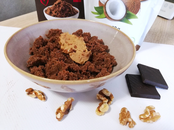 Kokosové bonbóny s vlašskými orechmi a čokoládou (fotorecept) - obrázok 1