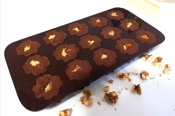 Kokosové bonbóny s vlašskými orechmi a čokoládou (fotorecept) - obrázok 2