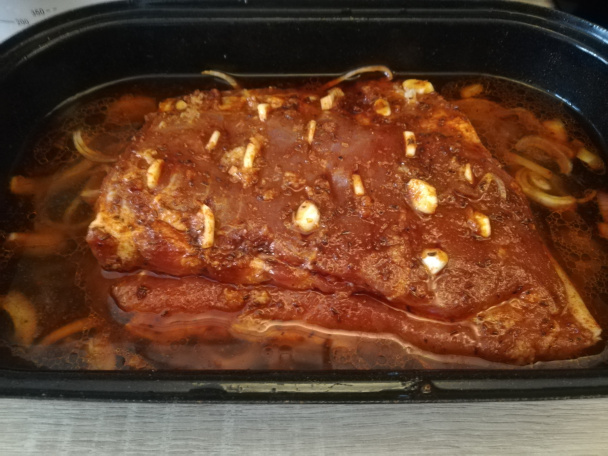 Bravčový bôčik na oregane pečený v kuse  - obrázok 4