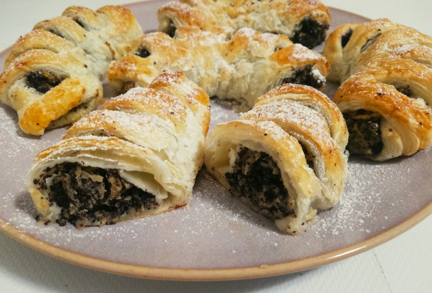 Rožky s jablkovo-makovou náplňou - obrázok 6