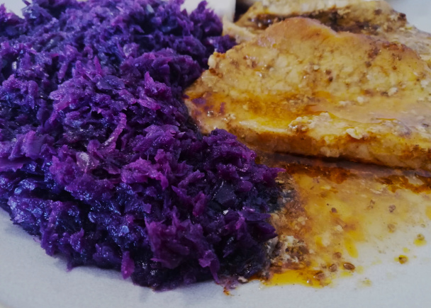 Pečené bravčové karé s červenou kapustou a knedľou - obrázok 5