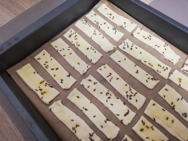 Slané tyčinky z lístkového cesta  - obrázok 2