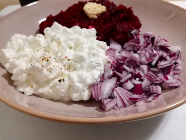 Cviklová nátierka s cottage syrom (fotorecept) - obrázok 2