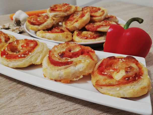 Pizza slimáky z lístkového cesta - obrázok 7