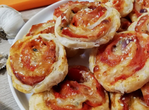 Pizza slimáky z lístkového cesta - obrázok 8