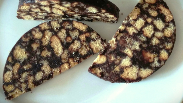 Nepečený čokodezert s maslovými sušienkami  - obrázok 7