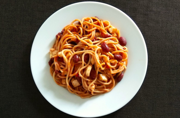 Špagety s červenou fazuľou a mozzarellou - obrázok 5