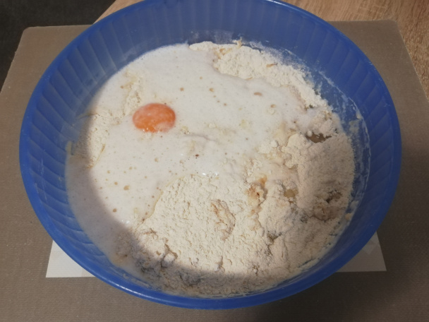 (Ne)tradičný kysnutý jablkovo-makový koláč (fotorecept) - obrázok 1