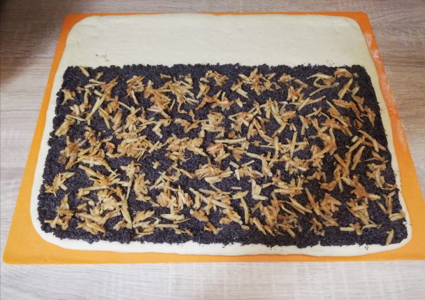(Ne)tradičný kysnutý jablkovo-makový koláč (fotorecept) - obrázok 4