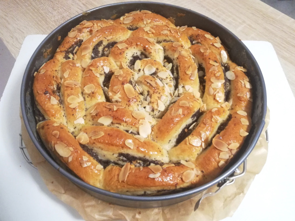 (Ne)tradičný kysnutý jablkovo-makový koláč (fotorecept) - obrázok 7