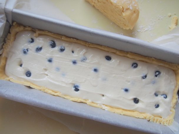 Mandľovo-ricottový koláč bez lepku s čučoriedkami (fotorecept) - obrázok 6