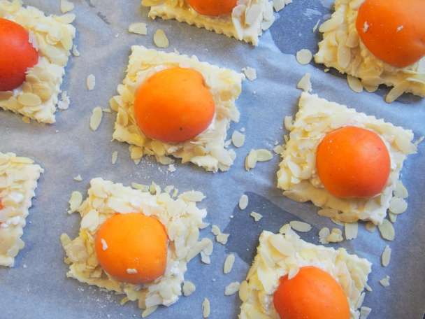 Marhuľové štvorčeky bez lepku z domáceho lístkového cesta (fotorecept) - obrázok 6