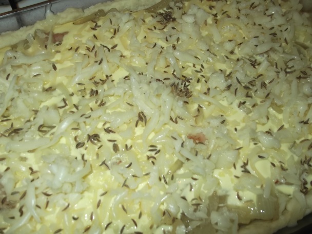 Cibuľový koláč so slaninou (fotorecept) - obrázok 9