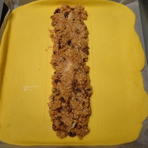 Pletený závin, plnený jablkami, orechmi a marcipánom (fotorecept) - obrázok 5