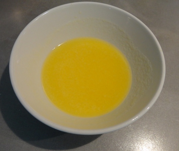 Tvarohová kysnutá bábovka s kandizovaným ovocím a citrónovou polevou (fotorecept) - obrázok 2