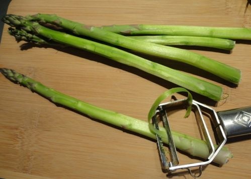Kurací steak so špargľou, feniklom a pomarančovou omáčkou (fotorecept) - obrázok 1