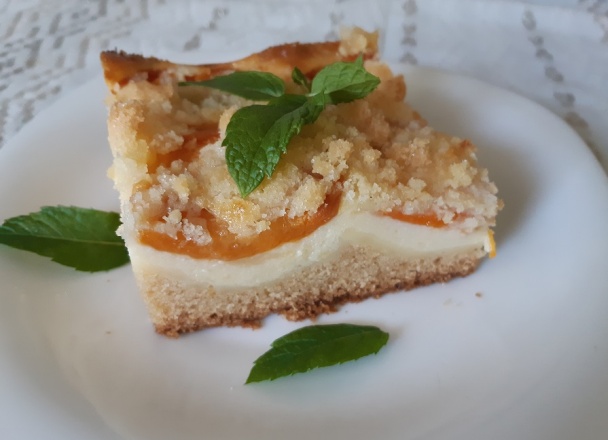 Marhuľový koláč s tvarohom a posýpkou (fotorecept) - obrázok 6