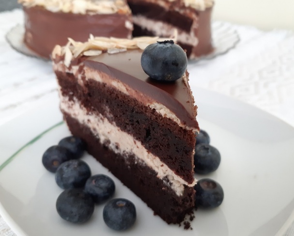 Jednoduchá čokoládovo-gaštanová torta s korpusom bez šľahania (fotorecept) - obrázok 8