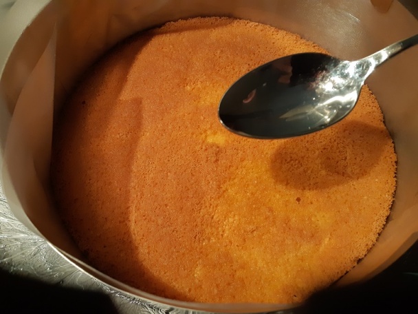 Broskyňová mousse torta s bielou čokoládou (fotorecept) - obrázok 3