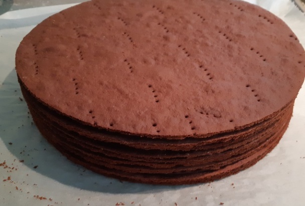 Úžasná čokoládová medová torta so smotanovým krémom (fotorecept) - obrázok 7
