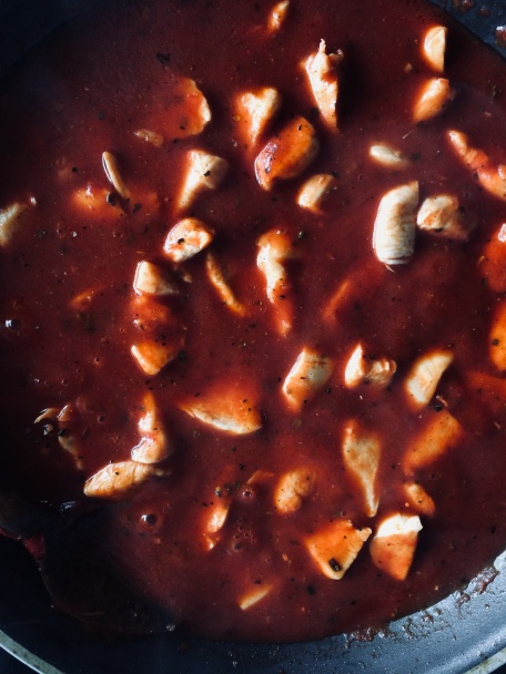 Fazuľa s rajčinovou omáčkou, quinoou a kuracím mäsom (fotorecept) - obrázok 2